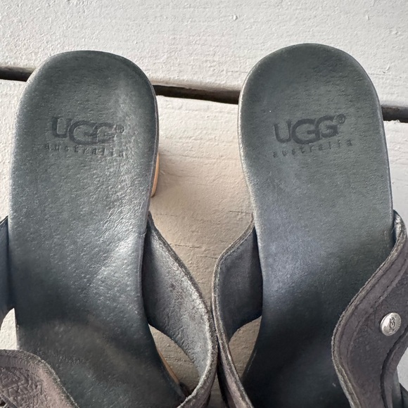 UGG Issa Mosaic Leather Wooden Clogs – Size 9 (Excellent Condition) - Picture 13 of 13